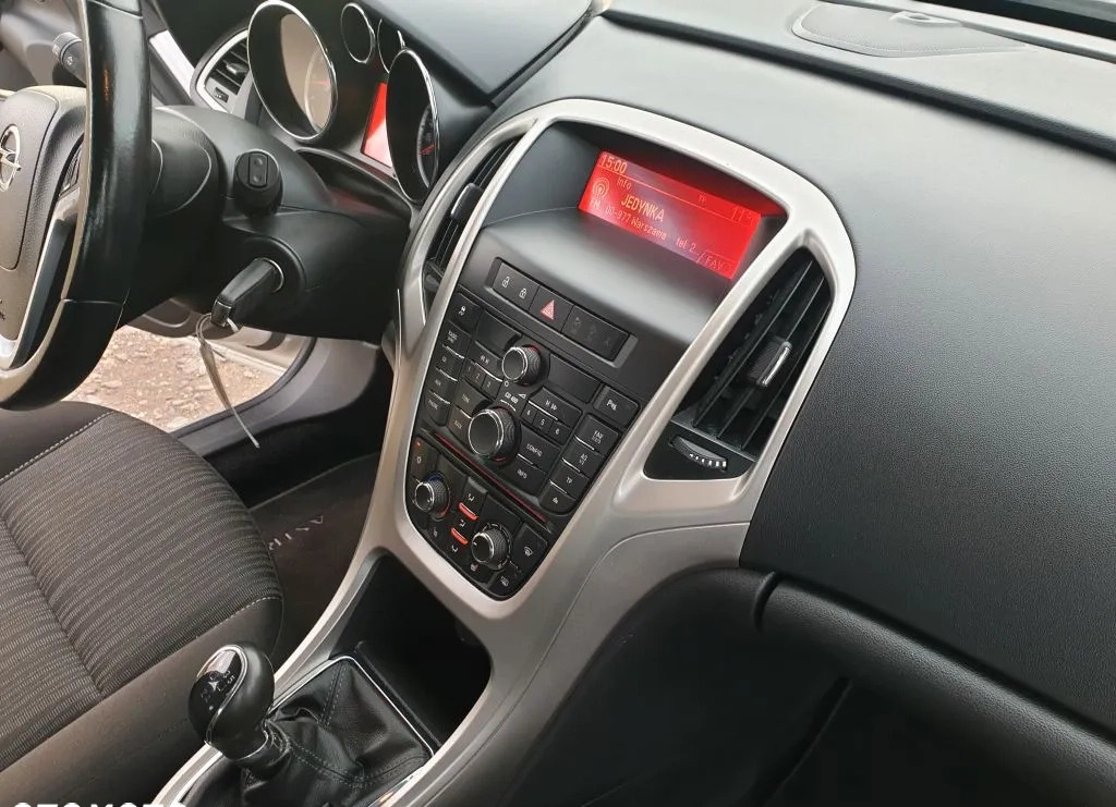 Opel Astra cena 24800 przebieg: 43000, rok produkcji 2010 z Sierpc małe 466